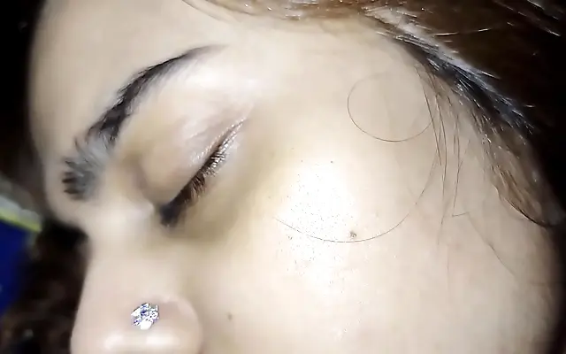 风流 在线 日剧 Late Night Bathroom Fun with Desi Neighbor and Her Perfect Ass