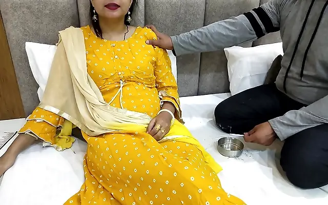 Beneath the sink she moans as he fucks her tight wet desi pussy