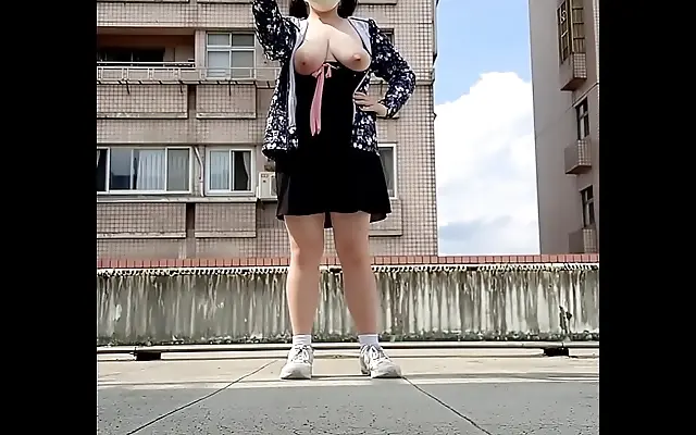 Lace lingerie lucy teases in public workout
