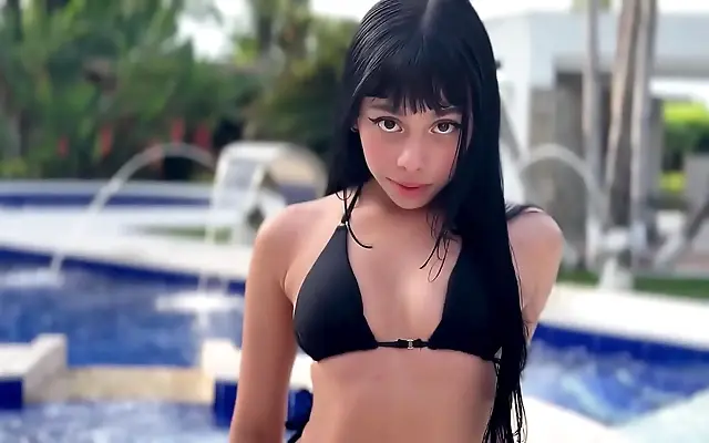 女人妻 性生 国产精品亚洲 Lace Lingerie Tempts Her Friend for a Wild Outdoor Fuck