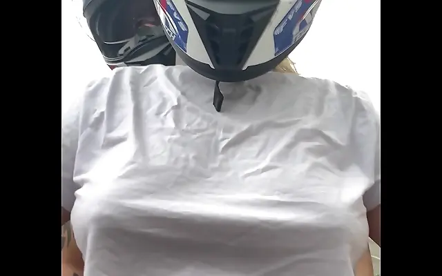 电视剧大全 韩国免费 观看高清电视剧 in Living room milf asks passenger to tease her nipples while she rides