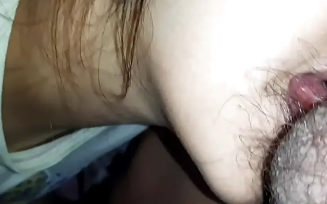 Filipina Girlfriend Takes My Dick Deep in Her Bedroom