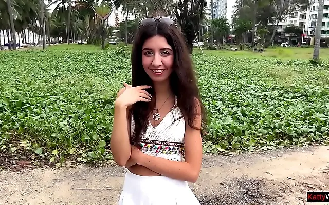 Her First Date Pickup in Public Turns to Rough Outdoor Bliss