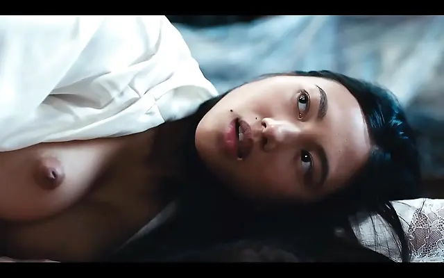 爽爽视频 久久中文字幕 久久免费看 Sunlit Room Thai Beauty in Tight Top Gets Fucked by Moving Worker