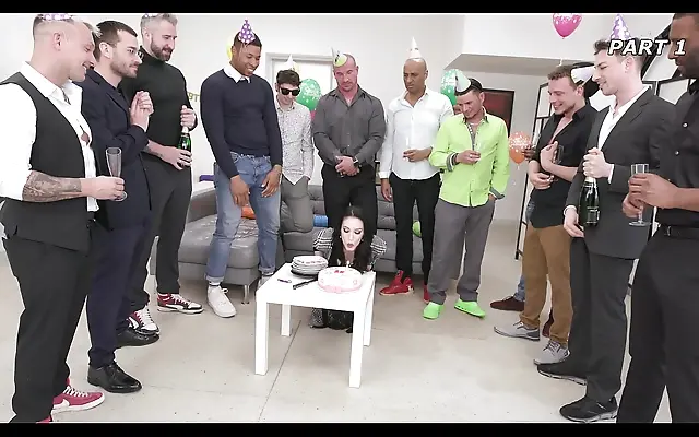一卡 做受高潮 一二三 视频观看 Kitchen birthday breakin with Anna deepthroating big cocks and drinking piss in stockings