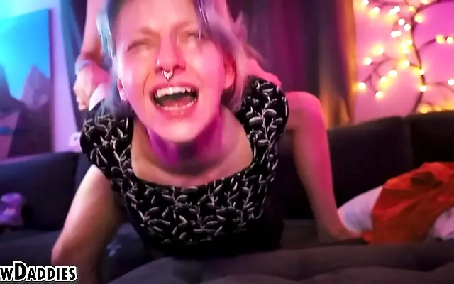 乳色吐息 妇出轨 欧美日 POV Close Up Blonde Screams Intense Orgasm While Bouncing Her Big Butt