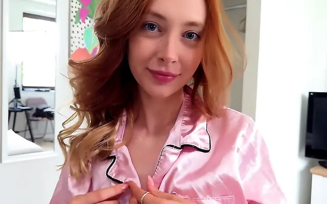 Penetration and creampie after double booking with a tattooed redhead roommate