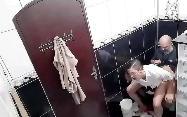 国产AV 又爽又黄 猛烈进 校园 POV Close Up Lesbian Action in the Coffee Shop Bathroom