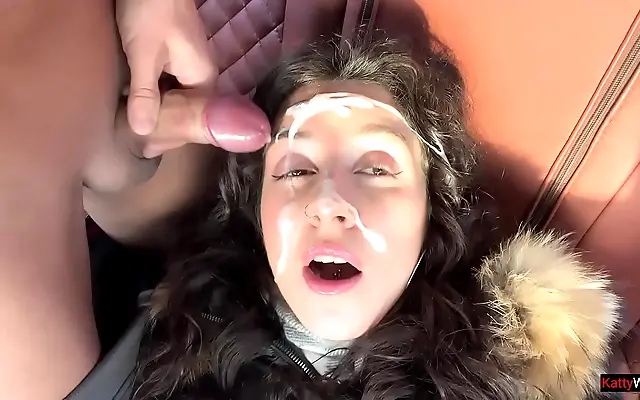 视频在线播放 强壮 91人 欧美在线 Beneath the Sky Katty West Takes Multiple Cums in Mouth Outdoors