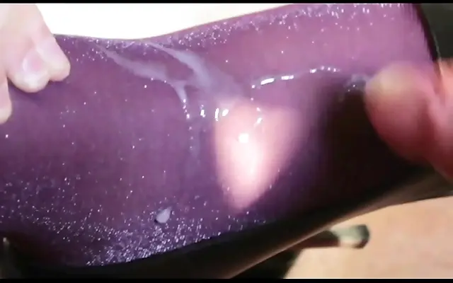 Tattooed toes in shiny lurex pantyhose tease cum soaked nylons