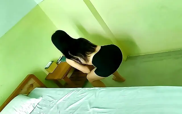 Hot Hotel Room Workout Shows Off Her Tight Round Ass