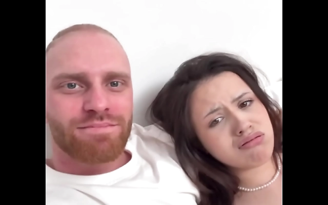 Blowjobs and Rough Fun at a College Party with Skinny Couples