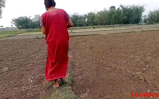 Bengali boudi gets fucked in the garden by her boyfriend