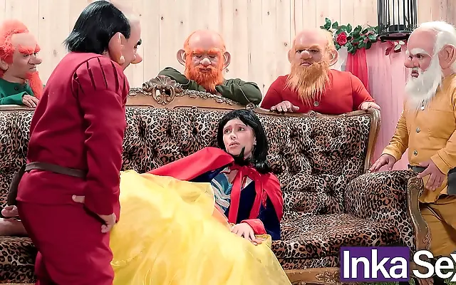 白洁 国语 与禽 欧美大 Blanca Nieves gets fucked by seven men in the woods