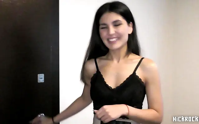 New neighbor from Uzbekistan in stockings gives a blowjob