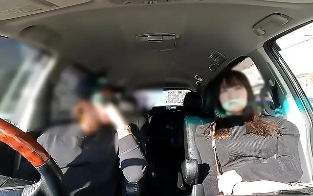 Two amateurs have carsex in a tight space