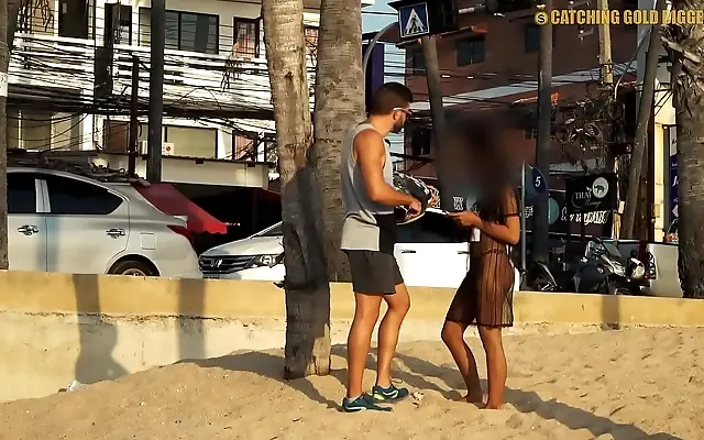 Thai girl has anal sex for the first time in Pattaya