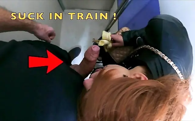 一本 一级毛片免费 白丝 Married wife kneels and sucks a stranger on a crowded train