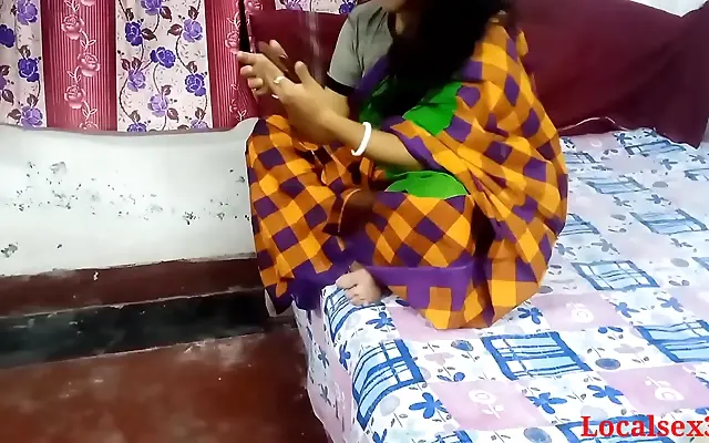 肉高 奶水 免费看片 波多野结衣 Bedroom Floor Sizzle with Sonali Bhabi in Green Saree