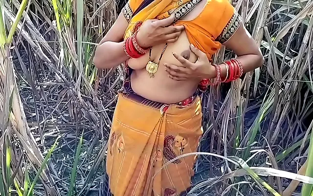 免费一 Saffron Sari bhabhi gets fucked doggystyle outdoors